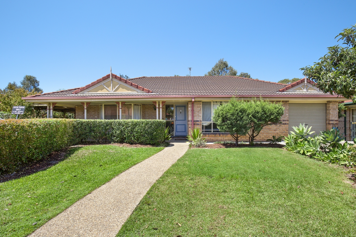 Free standing home inside a Great complex!Unit13