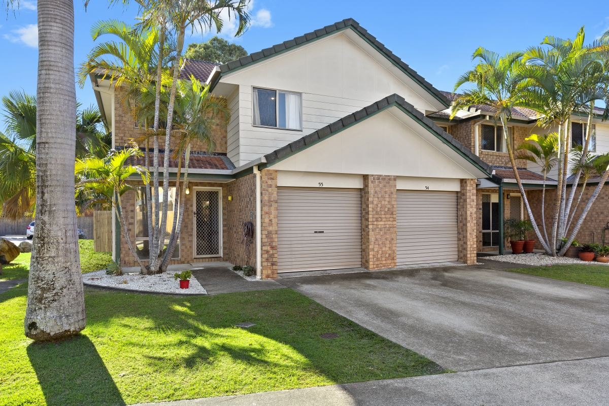 Looking for a 5 Star Investment! 1) Great Tenant, 2) Family friendly facilities,3) Central Location, 4) Low outgoings, 5) Security onsite managed.Unit55