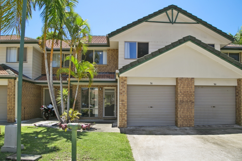 Looking for a 5 Star Investment! 1) Great Tenant, 2) Family friendly facilities,3) Central Location, 4) Low outgoings, 5) Security Unit51