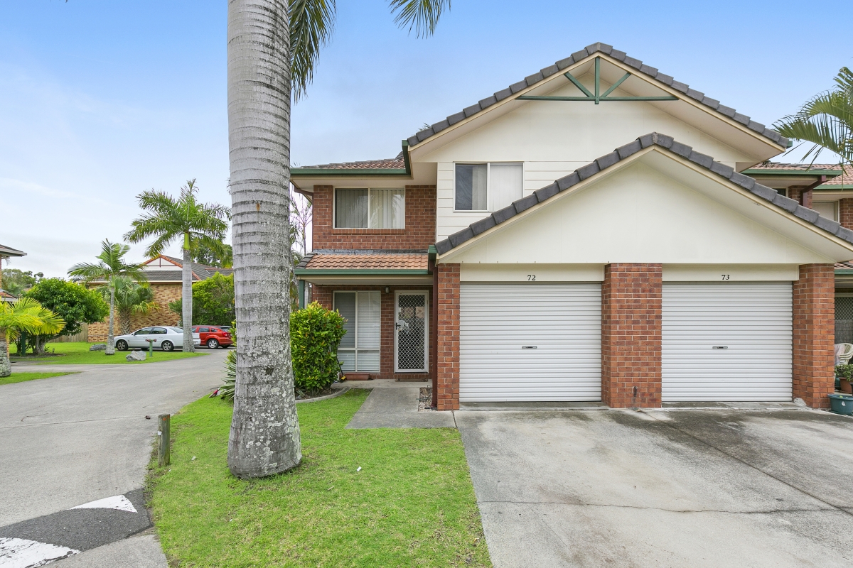 Looking for a 5 Star Investment! 1) Great Tenant, 2) Family friendly facilities,3) Central Location, 4) Low outgoings, 5) Security onsite managed.Unit72