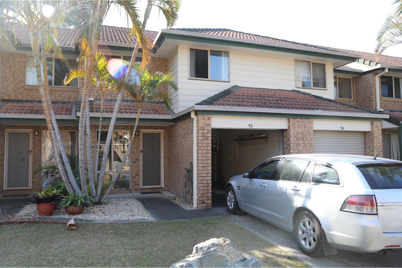 Looking for a 5 Star Investment! 1) Great Tenant, 2) Family friendly facilities,3) Central Location, 4) Low outgoings, 5) Security onsite managed. Unit 53