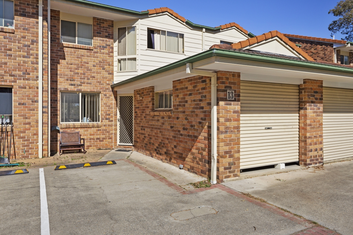 Looking for a 5 Star Investment! 1) Great Tenant, 2) Family friendly facilities,3) Central Location, 4) Low outgoings, 5) Security onsite managed.Unit13