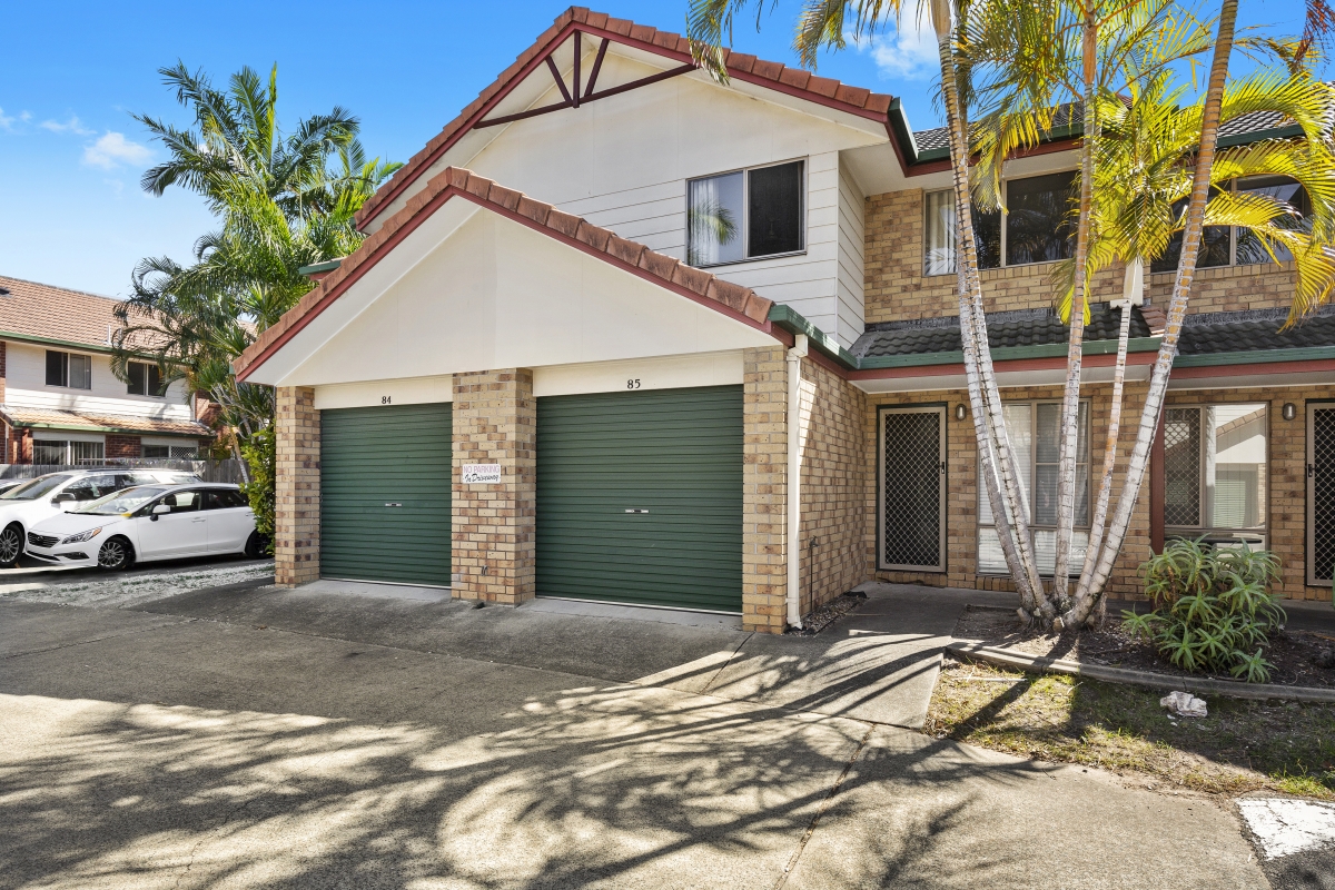 Looking for a 5 Star Investment! 1) Great Tenant, 2) Family friendly facilities,3) Central Location, 4) Low outgoings, 5) Security onsite managed.Unit85