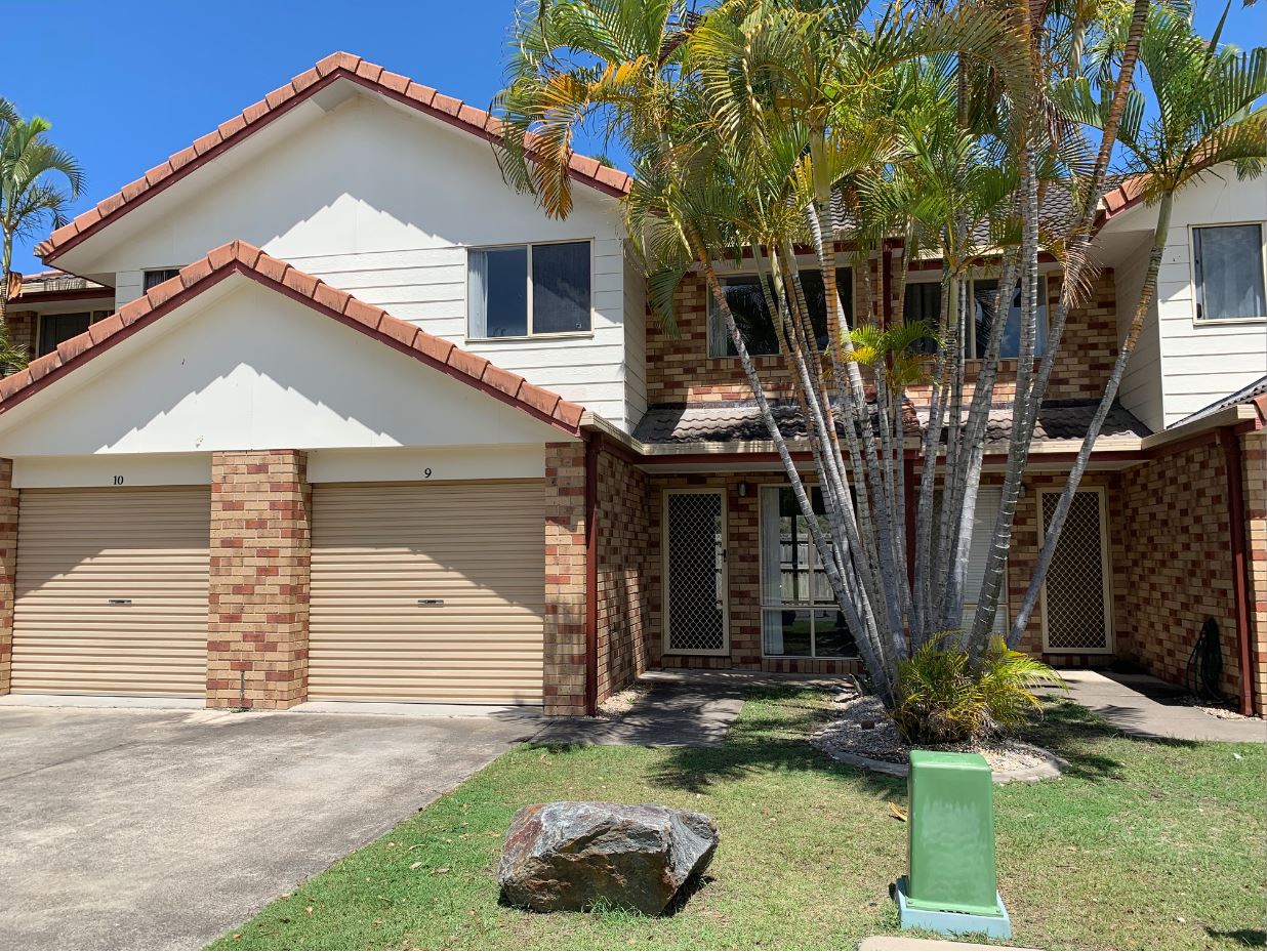 Great investment and complex! Full renovation required! Great Price!