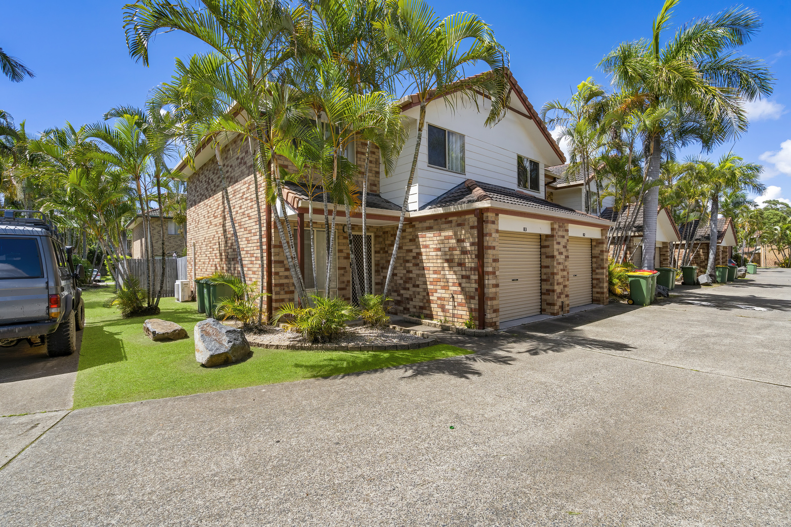 Decent tenants in place look after the property very well. Over 70% units in Harbour Town Villas are rental properties. It ideally suits for owner occupied or investor.