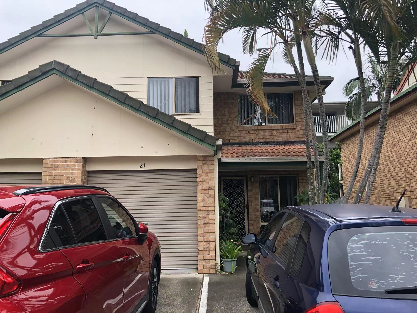 3 bedroom townhouse in Biggera Waters