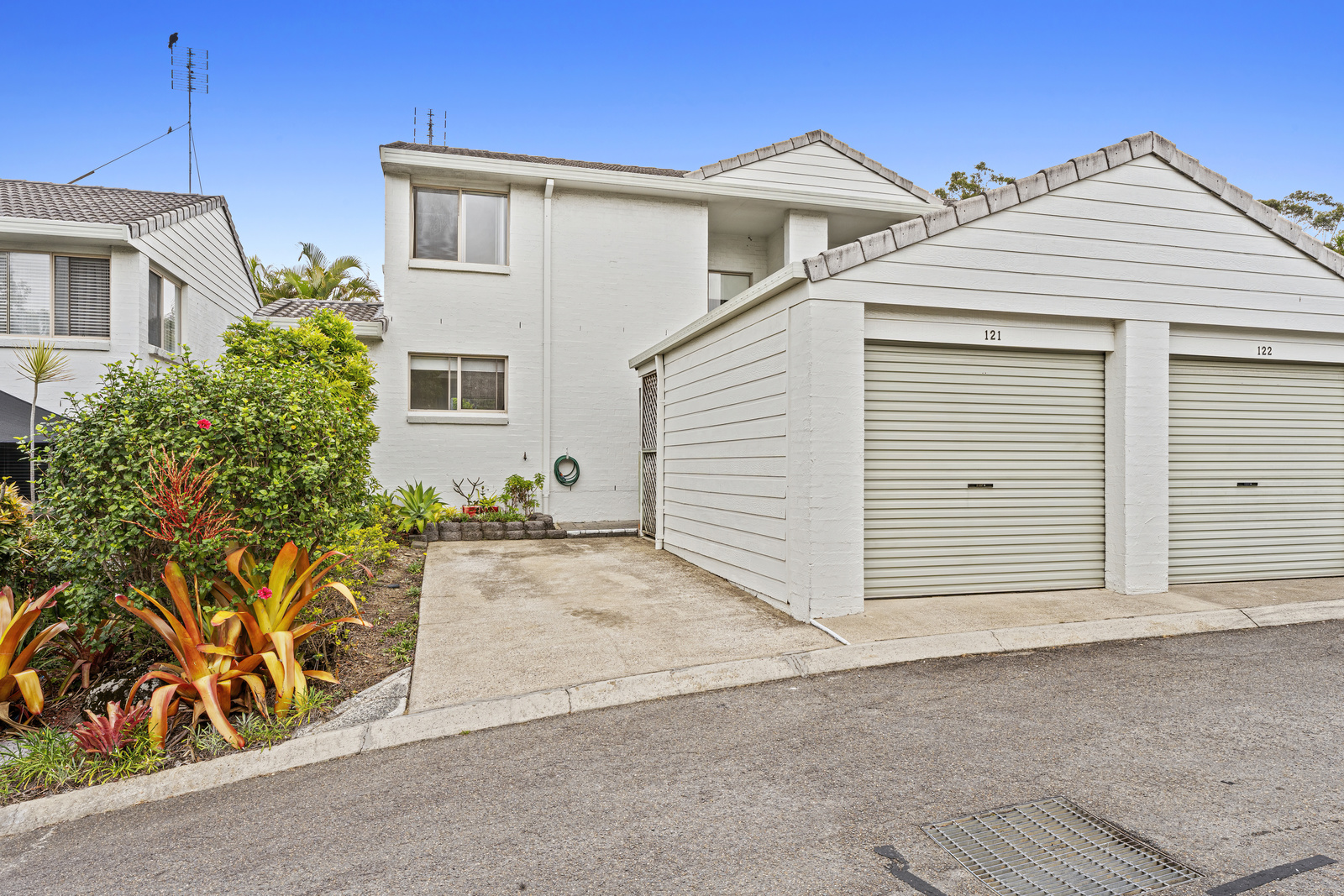 VACANT, GREAT VALUE TOWNHOUSE IN CENTRAL LOCATION