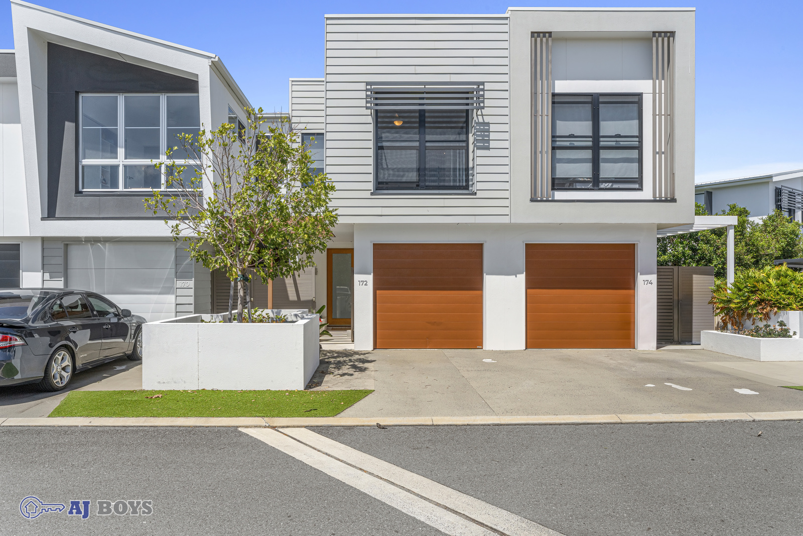Ultra contemporary townhouse in the heart of Robina  172
